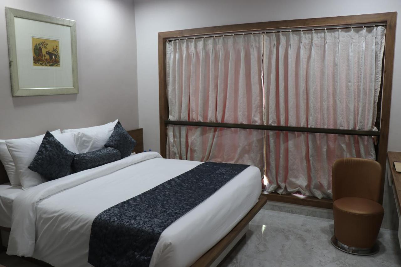 Nest Beacon Resort Daman Exterior foto