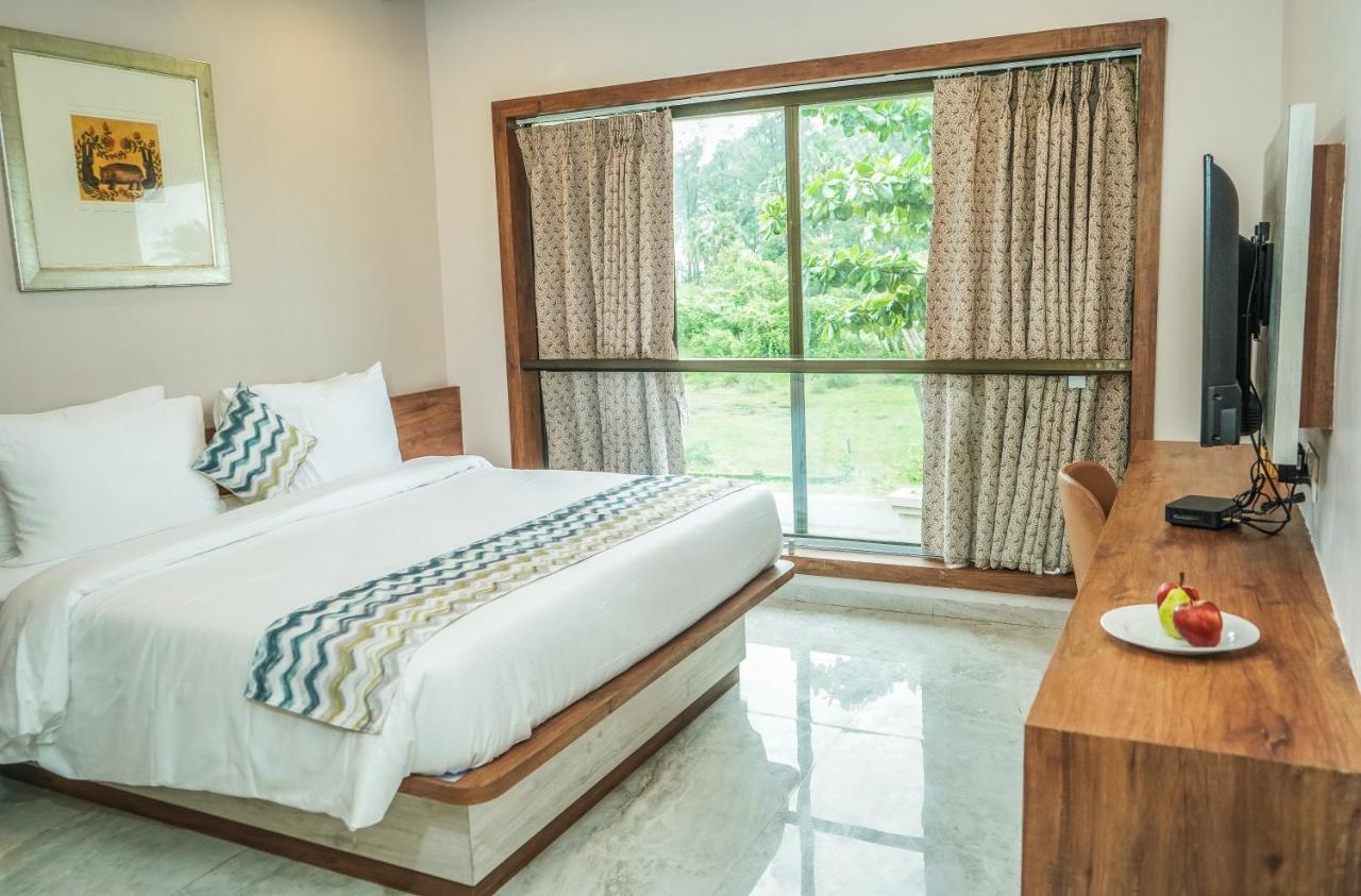 Nest Beacon Resort Daman Exterior foto