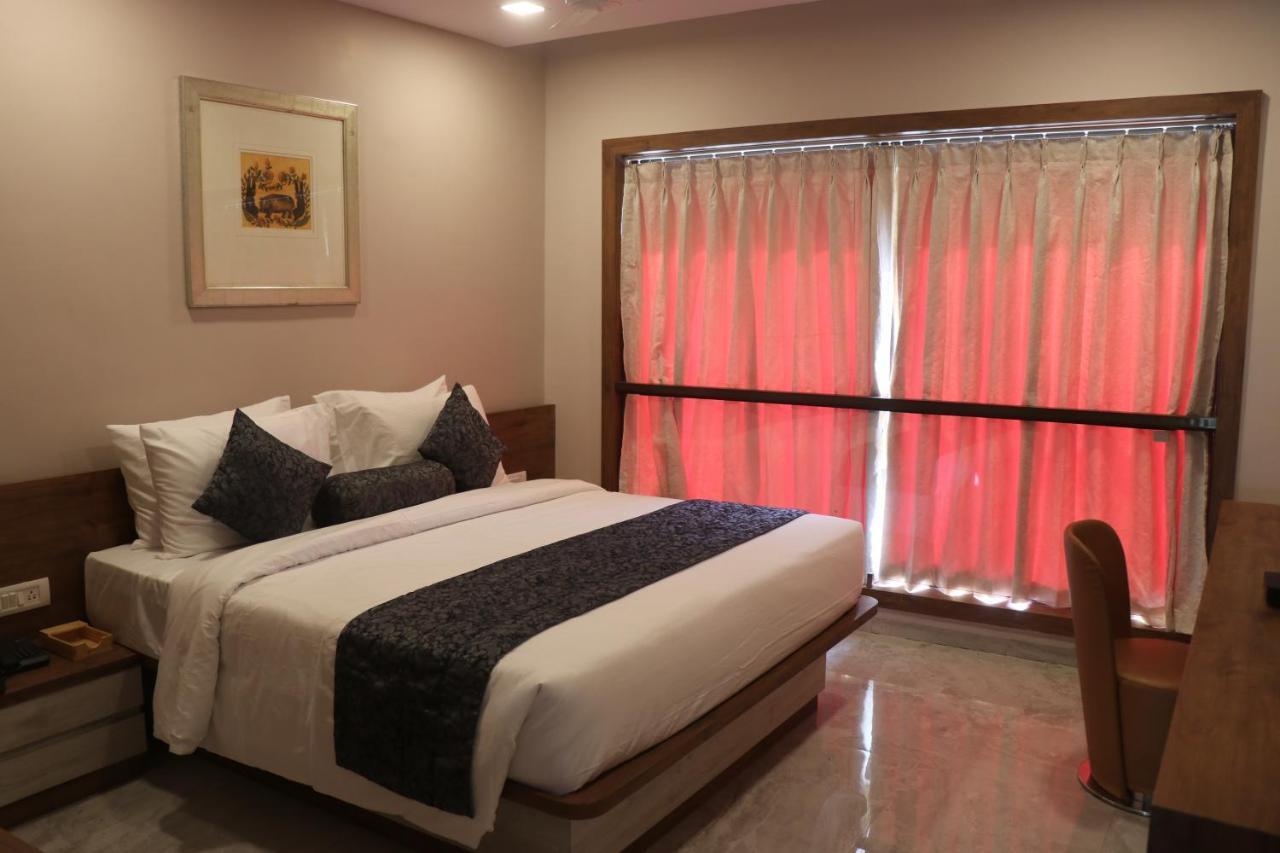 Nest Beacon Resort Daman Exterior foto